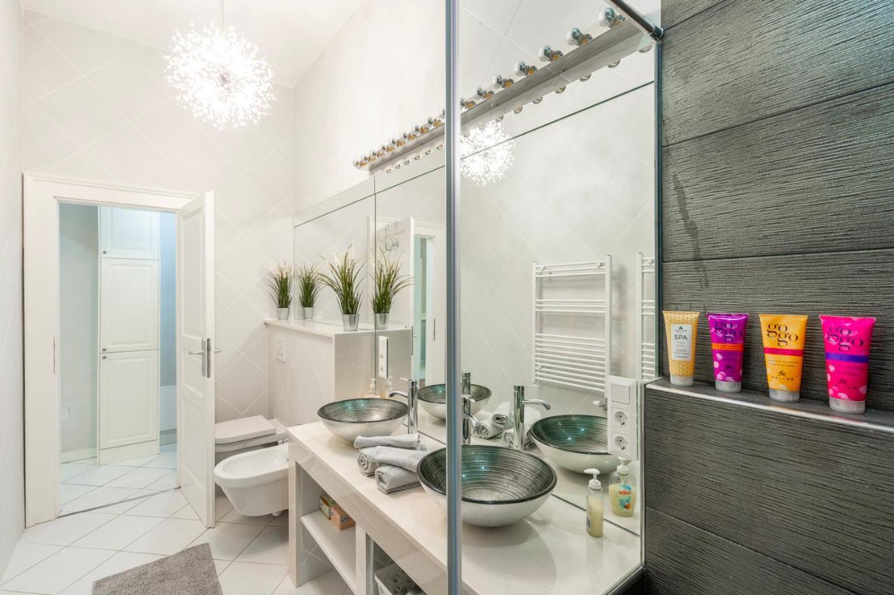 Liszt Ferenc Old Luxurious Flat Next To Synagogue Appartamento Budapest